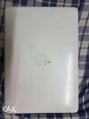 Apple Mac book laptop for sale in good condition