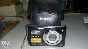 Black Sony Cyber-shot Camera With Case