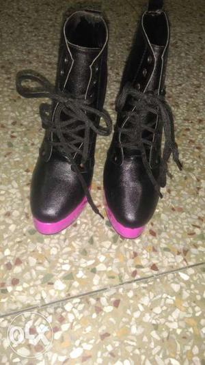 Black leather heels size euro 38 not even used