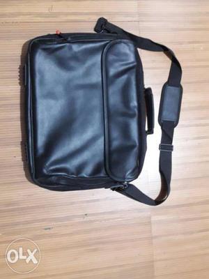 Brand new leather laptop bag.I have 5 piece.