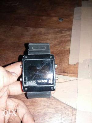 Good condition working digital led watch.screen