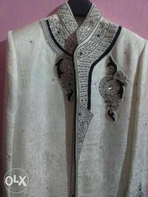 Men's White And Grey Embellished Sherwani