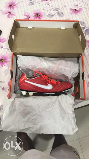 Red And White Nike Cleats In Box sixe UK6