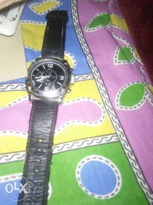 Round Gray Case Black And White Chronograph Watch With Black
