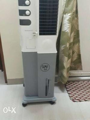 White And Gray Floor Type Air Conditioner