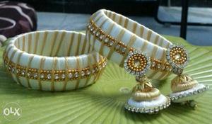 White-and-gold Jhumkas Earrings