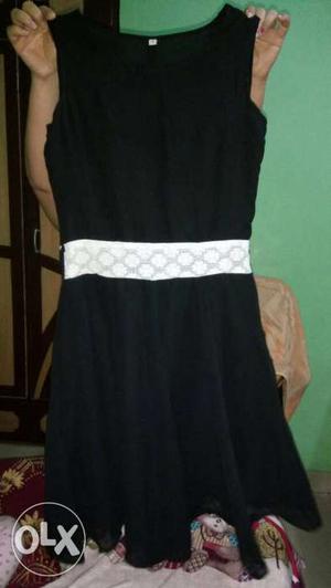Women's Black And White Sleeveless Dress