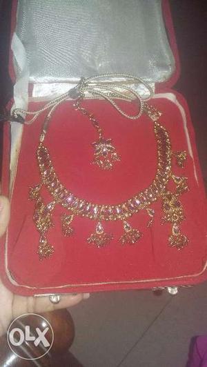 Beautiful 3 jewellery sets 1set price is 400 And