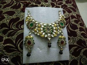 Embellish Gemstones Silver Link Collar Necklace And Pair Of