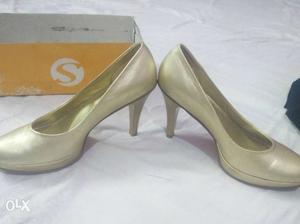 Pair Of Royal Golden Patent Leather Heels Shoes