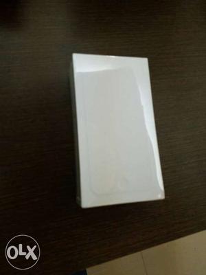 Selling a Brand-new Apple iPhone 6 16GB, imported