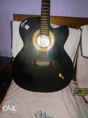 Black Singlecutaway Acoustic Guitar