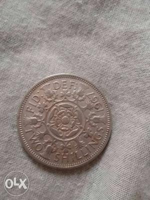 Elizabeth queen of 2 shillings at year of 