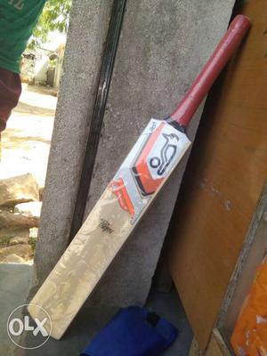 Itzzz a new bat not used it's not sealed opened
