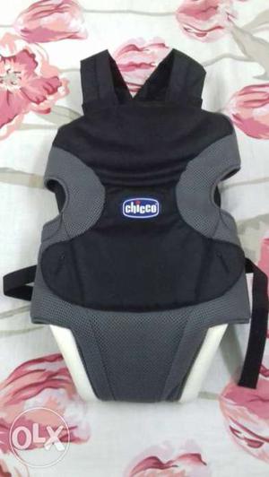 Baby's Gray And Black Chicco Carrier
