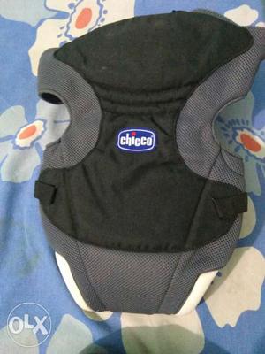 Chicco baby carrier from 0 to 9 kg...hardly used