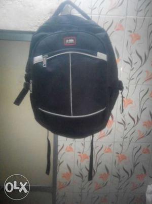 D_80's bag in good condition is in sell just only