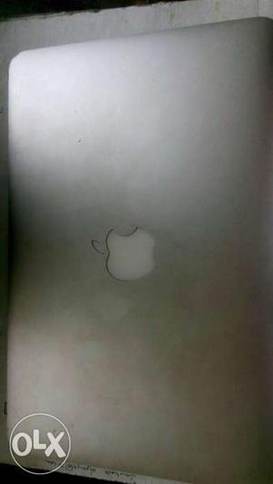 Macbook air 11 in good condition.