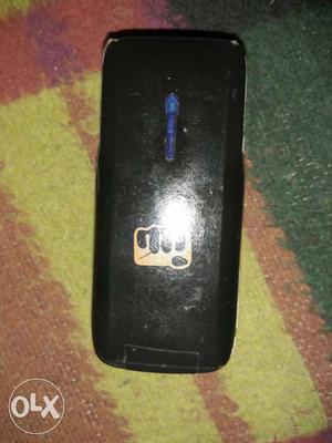 Micromax wifi router and power bank. Can use both