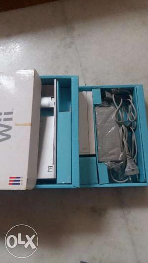 Nintendo Wii, less used, in very good condition, full set