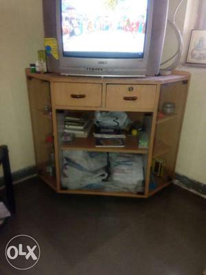 TV corner piece in good condition