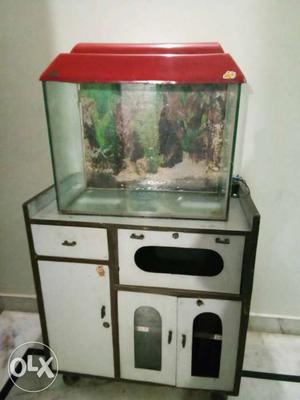 Urgent sell my fish tank & trolley please call me