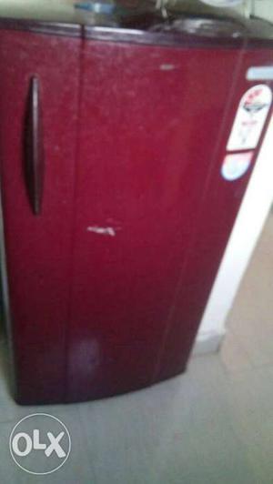 Very good condition fridge. if interested call me