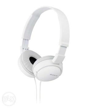 White Sony Headphoners used only 5 months like new.