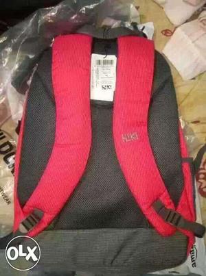 Woodcraft red bag, worth ₹, new & packaged, never
