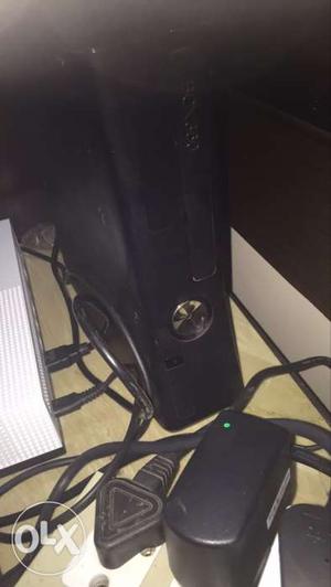 Xbox 360 with two remotes and fifa 17