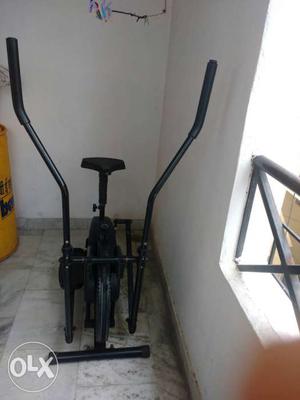 Black cross trainer in a good condition.