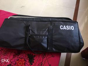 Casio keyboard with bag in great condition.