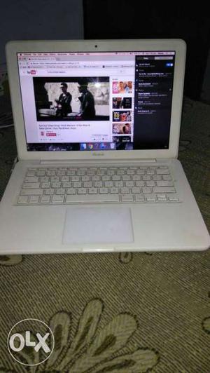 Apple MacBook Pro in very good condition and work