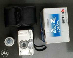 Kyocera film camera yashica zoom 70 made by Japan