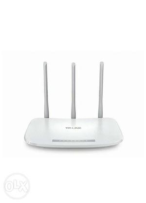TPlink wireless router 300mbps with 3 antenna. 3