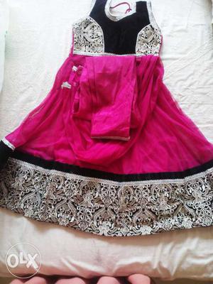 Used party wear dress very good condition for age 5 to 7