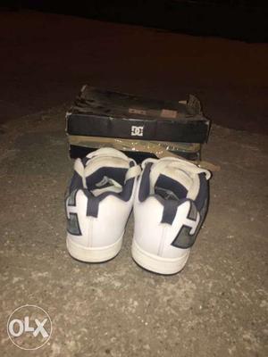 Brand is DC shoes Good condition Bill and box 9