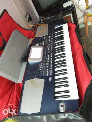Korg Pa 500 showroom condition, touch screen