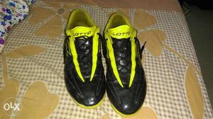 Lotto Hard ground football shoes size uk-6.5, in