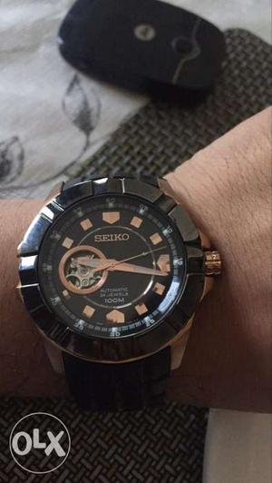 SEIKO watch in excellent condition