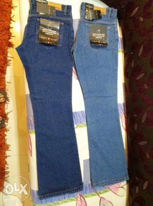 Set of 2 ladies jeans... Size 32... Comfort fit