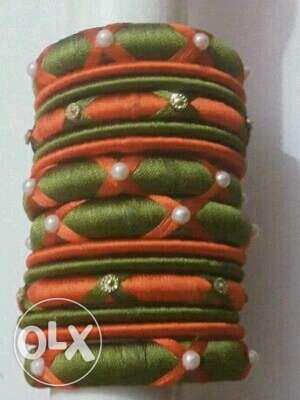 Silk tread bangles. size is 2.6. if you want