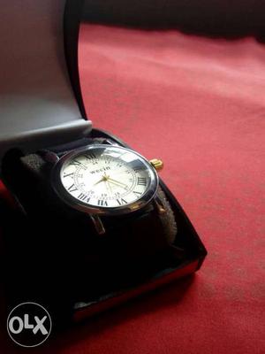 Wecin watch for sale,3 month old,Roman letter
