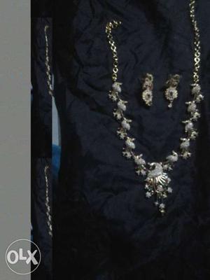 White And Gold Jewelry Set