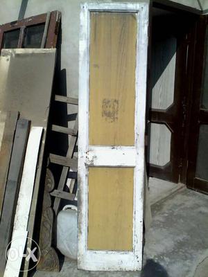 A wood door ok condition