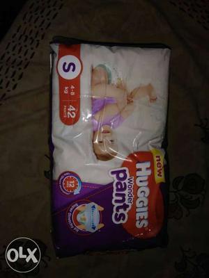Combo pack of Huggies diapers, small size, 42 pieces. Fixed