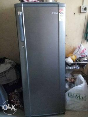 Croma fridge 225 litre, dark grey, superb