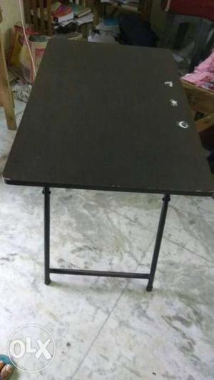 Folding table in pristine condition. 8 months