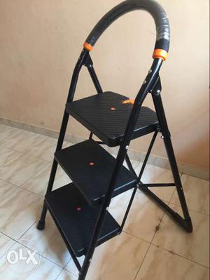 High quality 3 steps metal ladder with safely bar