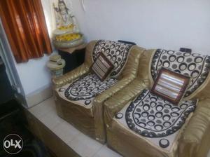I want to sell my sofa set five seater very good